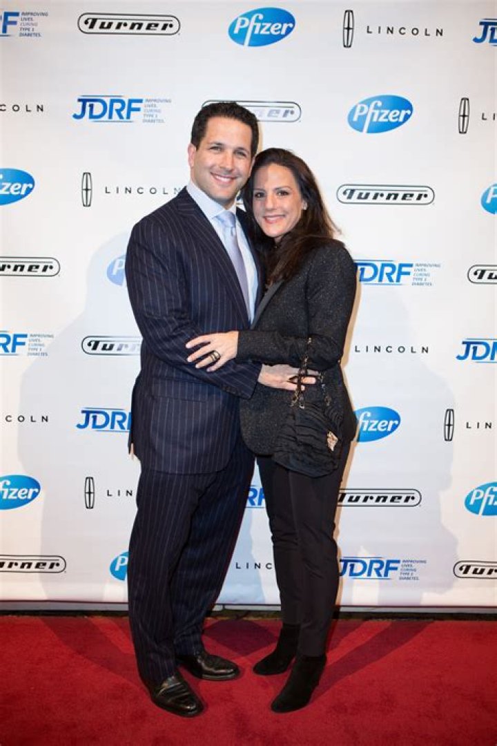 Adam Schefter Age, Wiki, Biography, Wife, Children, Salary, Net Worth, Parents ·