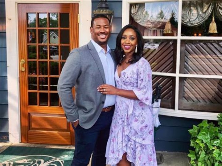 Age, Height, Husband, Net Worth. Pregnant? ·