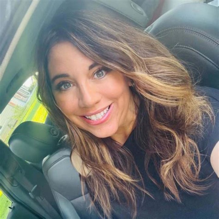 All About Alice Irving | Age, Net Worth, Relationship, Career