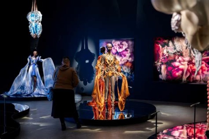 Discover "kate couture-moncure": Where Fashion Meets Art