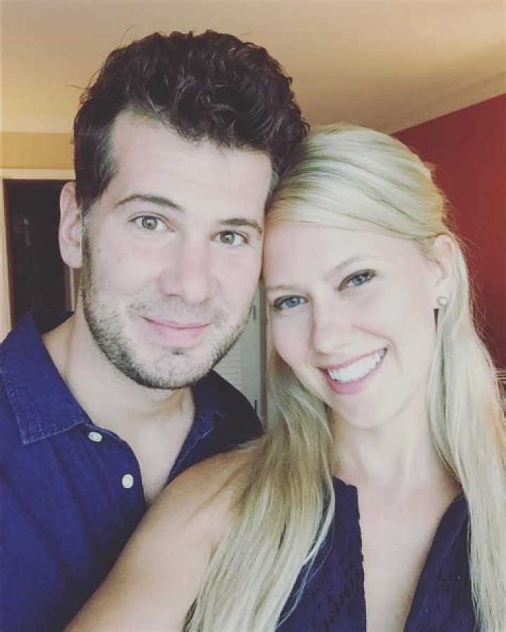 Hilary Crowder (Steven Crowder Wife) Wiki, Bio, Age, Height, Weight, Husband, Net Worth, Facts ·