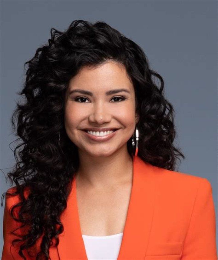 How Old Is Laura Barron-lopez
