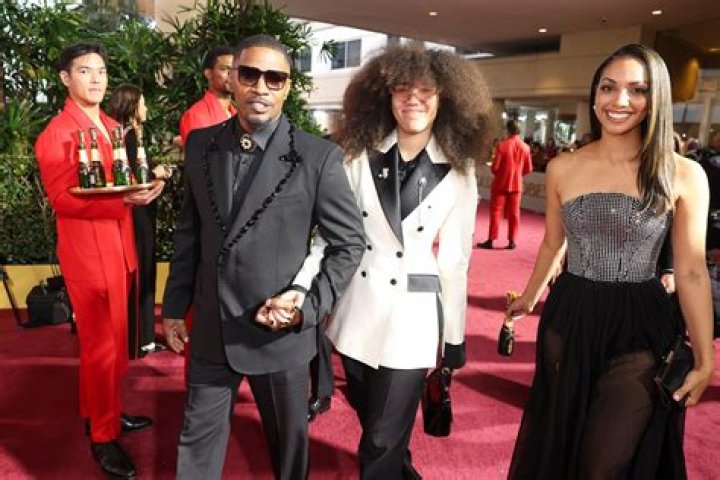 Is Singer Eric Robinson Father of Jamie Foxx? All The Confusions Answered! ·