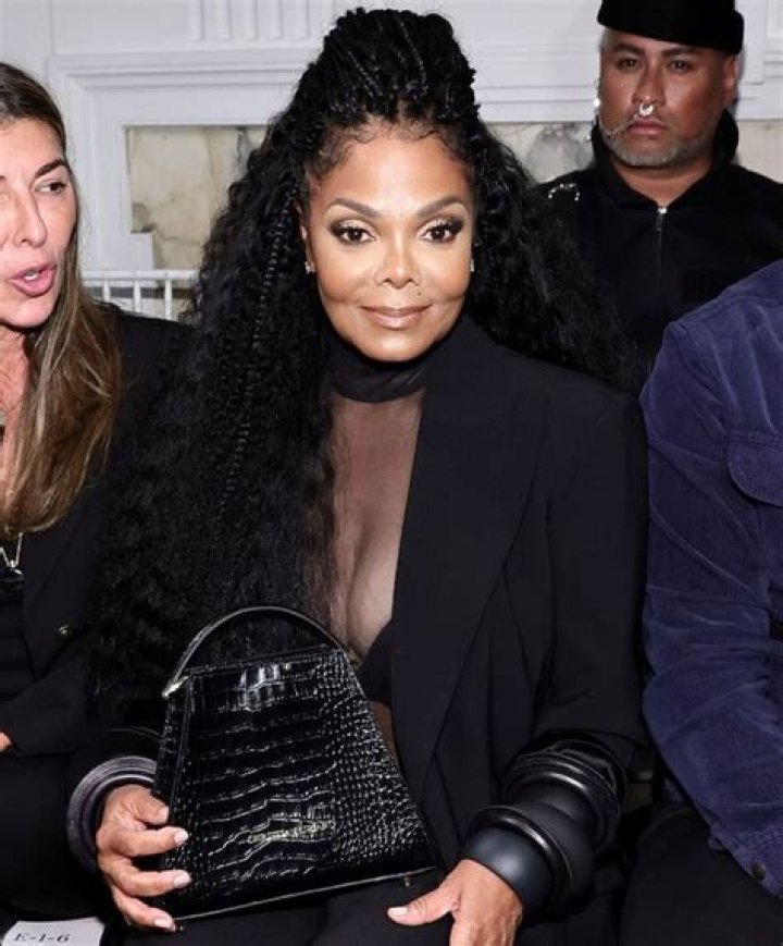 Janet Jackson Bra Size, Age, Weight, Height, Measurements ·