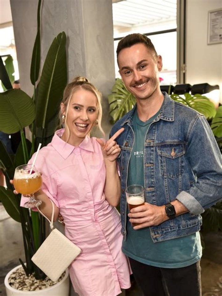 Julia Keleher | ZBlogG