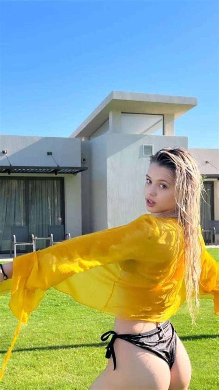 Julia Urbini - WebBlog