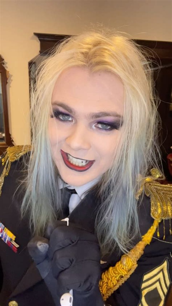 Kim Dracula TikTok Age, Wiki, Biography Height, Girlfriend and Instagram: Kimdrac ·