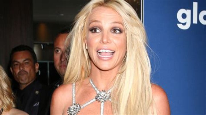 The Head-Turning Conspiracy Theory About Britney Spears Explained ·