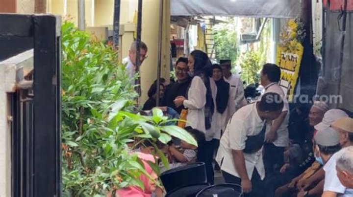 Uncover The Remarkable Journey And Impact Of Siti Purwanti