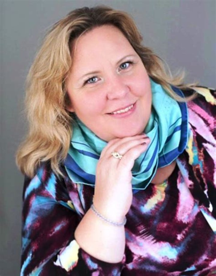 Unveiling Alina Dawood: Age Beyond The Numbers
