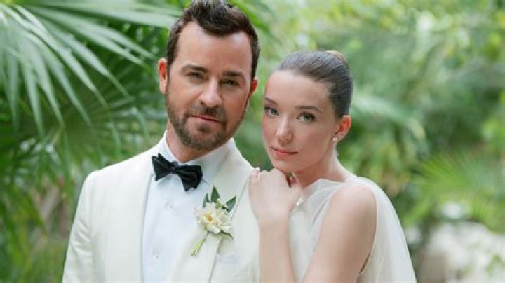 Who is Justin Moore Dating Now ·