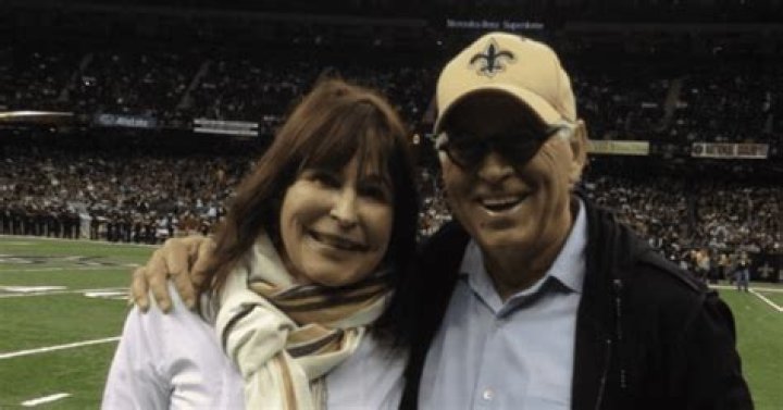 Who Is Laurie Buffett? ·