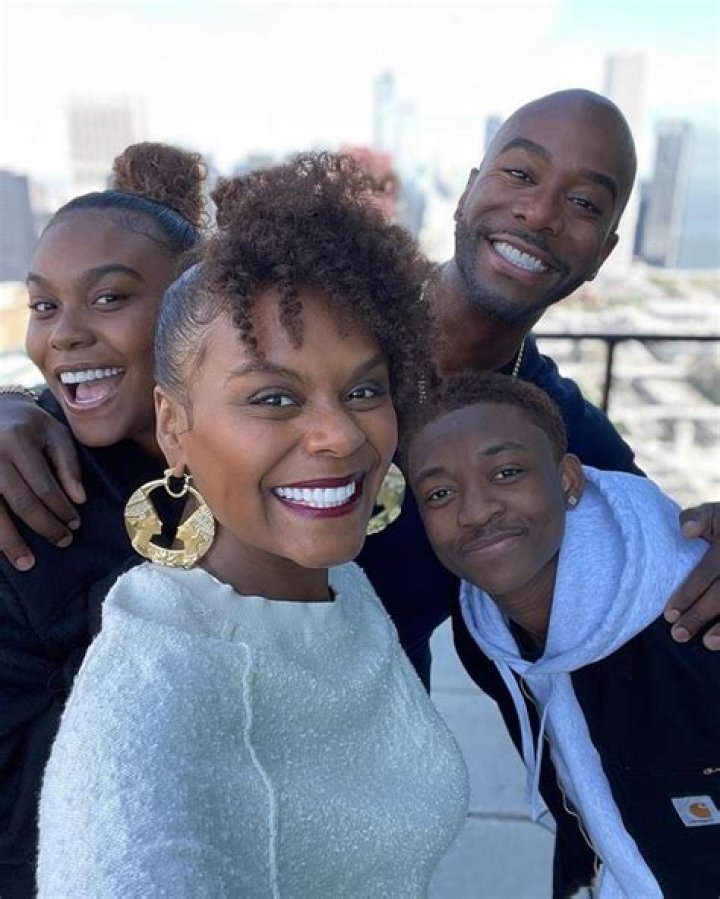 Who Is Tabitha Brown? What Is Her Net Worth? Who Is She Married To? Kids ·