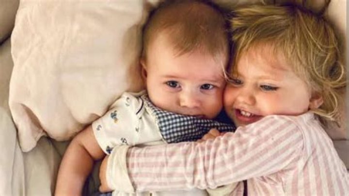 Who is the father of Vail Bloom’s children? ·