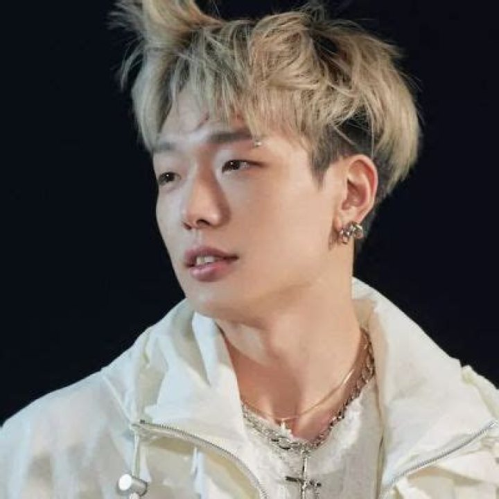 YG Entertainment Stated That All The Rumors About Bobby Leaving The iKON Are False ·
